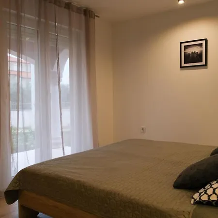 Ferienstudio Mit Grosszuegigem Doppelbett, Eigener Terrasse Und Separatem Wohn- Und Schlafzimmer Apartament