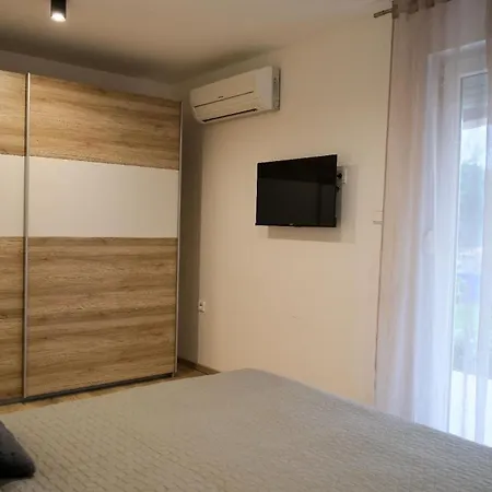 Ferienstudio Mit Grosszuegigem Doppelbett, Eigener Terrasse Und Separatem Wohn- Und Schlafzimmer Apartament Medulin