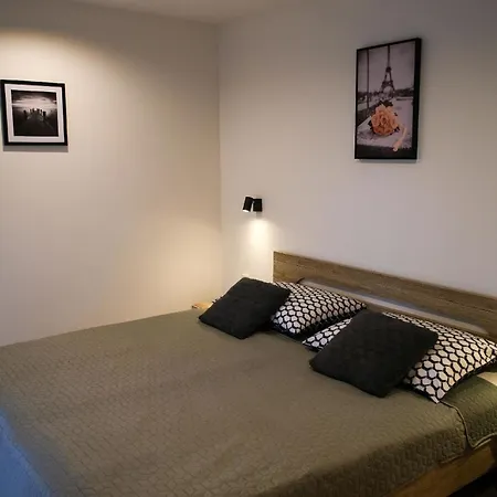 Ferienstudio Mit Grosszuegigem Doppelbett, Eigener Terrasse Und Separatem Wohn- Und Schlafzimmer * Medulin