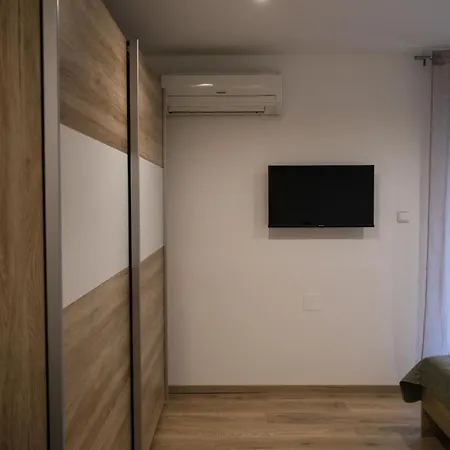 Apartament Ferienstudio Mit Grosszuegigem Doppelbett, Eigener Terrasse Und Separatem Wohn- Und Schlafzimmer *