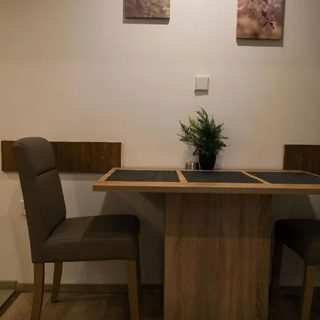 Ferienstudio Mit Grosszuegigem Doppelbett, Eigener Terrasse Und Separatem Wohn- Und Schlafzimmer