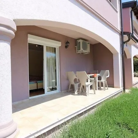 Ferienstudio Mit Grosszuegigem Doppelbett, Eigener Terrasse Und Separatem Wohn- Und Schlafzimmer Apartament *