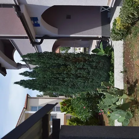 Ferienstudio Mit Grosszuegigem Doppelbett, Eigener Terrasse Und Separatem Wohn- Und Schlafzimmer